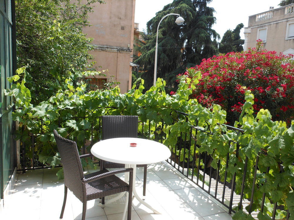 Hotel Villa Les Cygnes Nice Dış mekan fotoğraf
